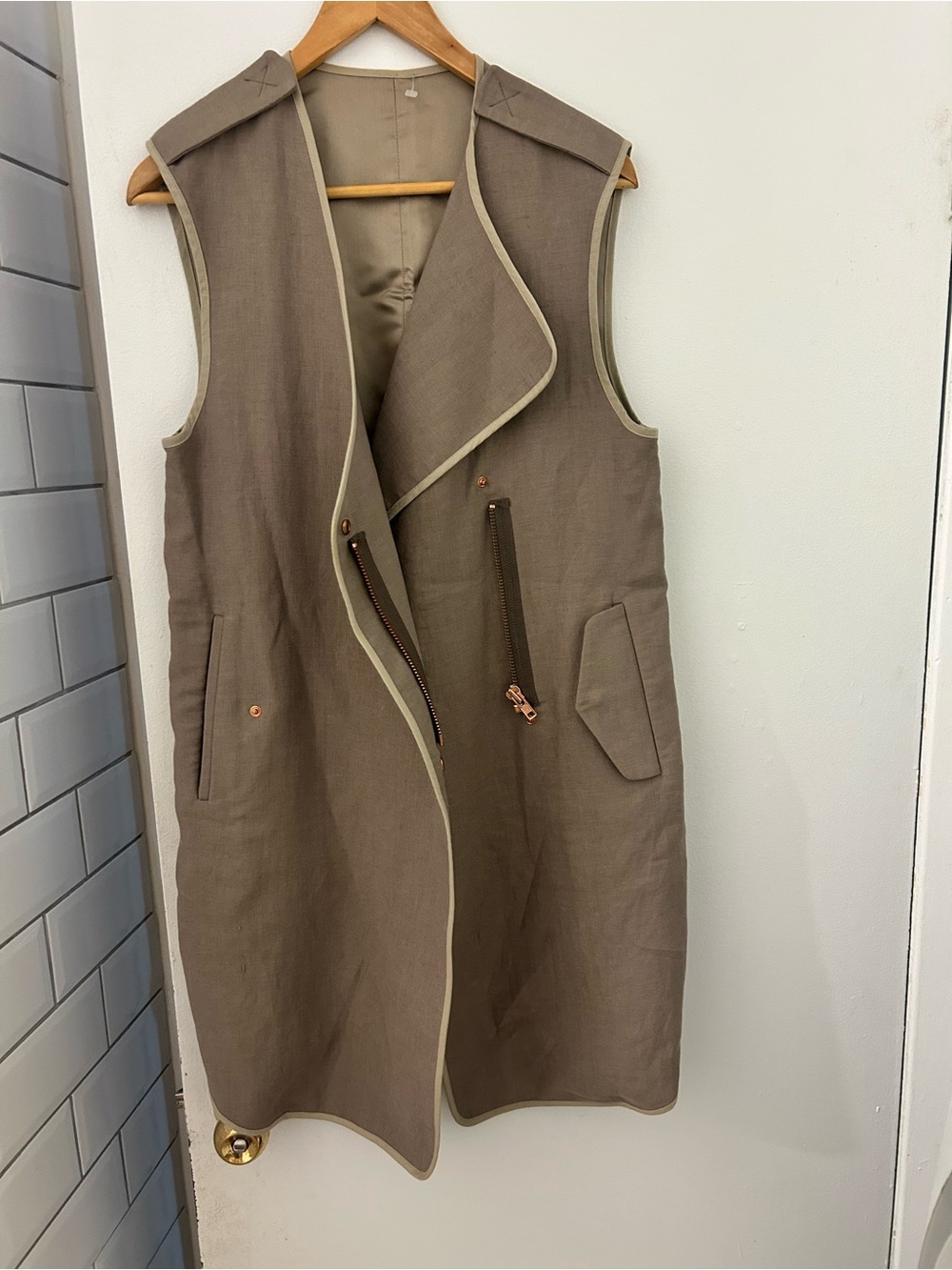 Flippa K Scandinave Sleeveless Taupe Linen-Blend Trench Vest Size S/M